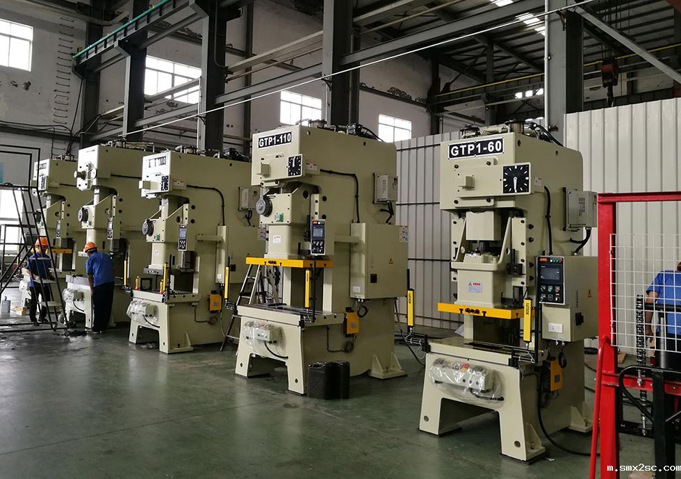 新利体育首页最新APP操作,冲床使用