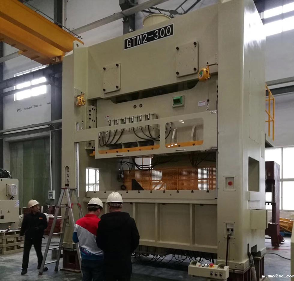 300吨闭式双曲轴新利体育首页最新APP