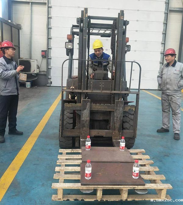 新利体育首页最新APP车间叉车技能比赛