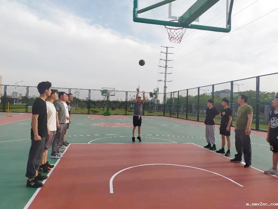 江苏新利体育首页最新APP厂篮球赛