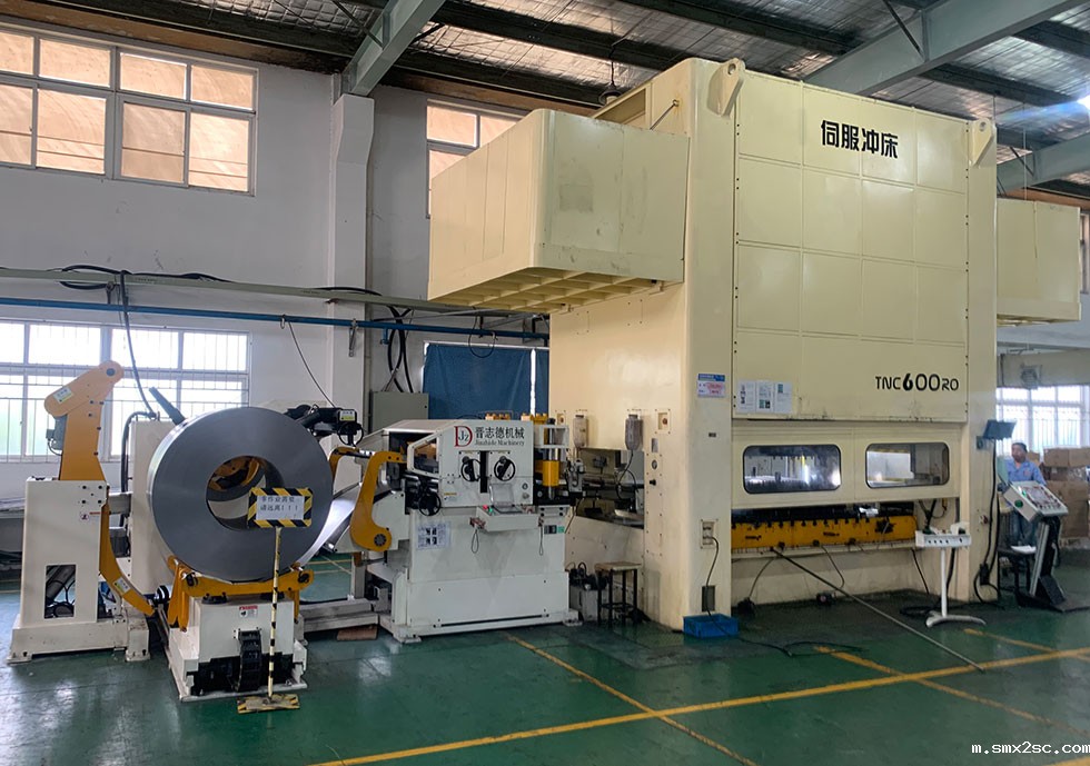 伺服冲床生产线