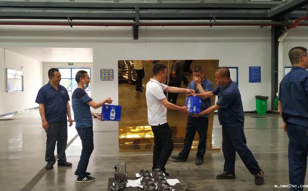 江苏厂家慰问加班员工