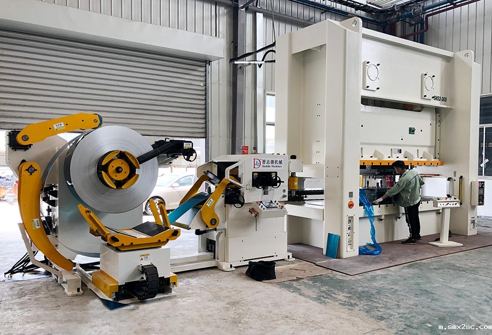 200吨闭式双曲轴冲床