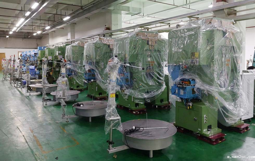 龙门高速冲床加工