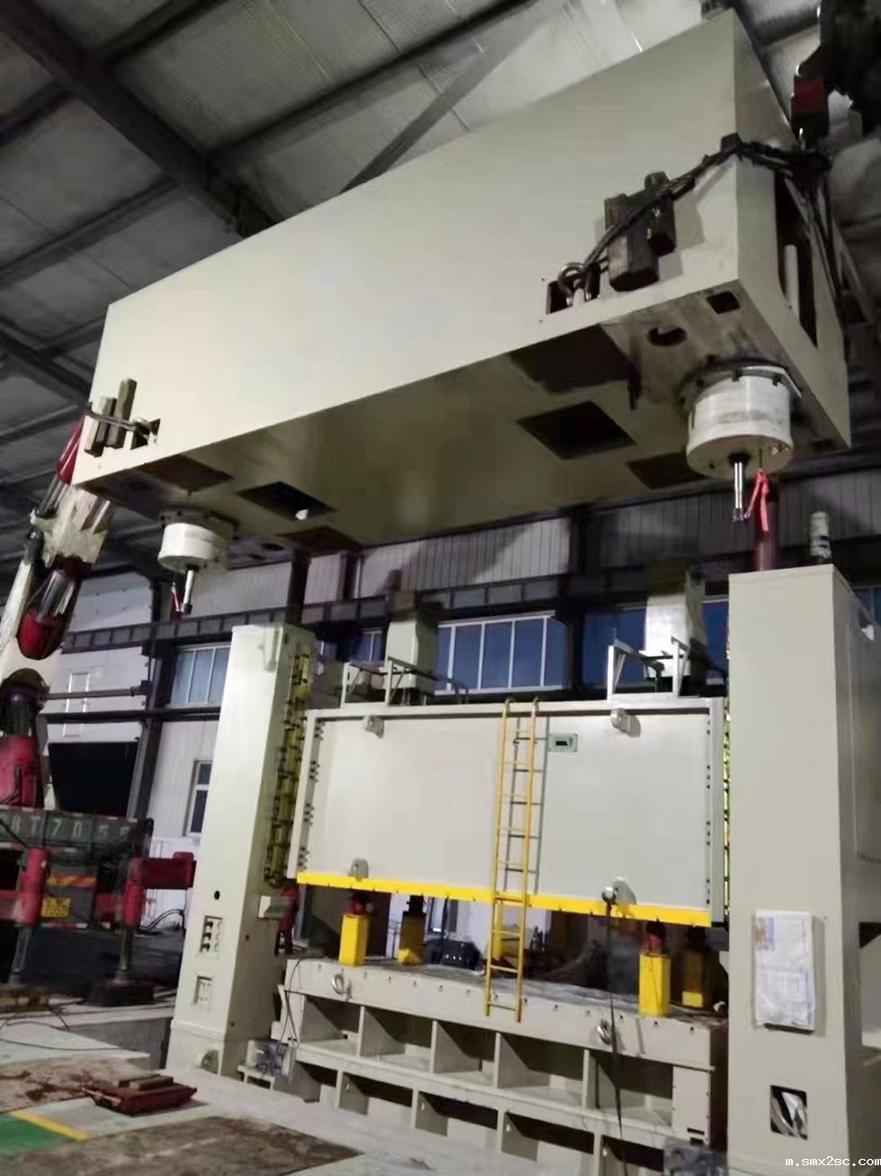 1000吨分体式双曲轴新利体育首页最新APP